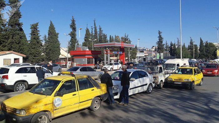 وزير التجارة في حكومة النظام يبشر الشارع بزيادة سعر البنزين!