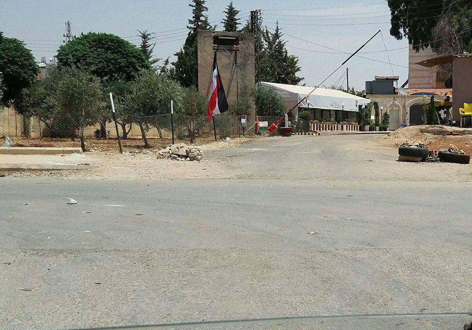 "عضو مجلس شعب" يغلق طريقاً عام...