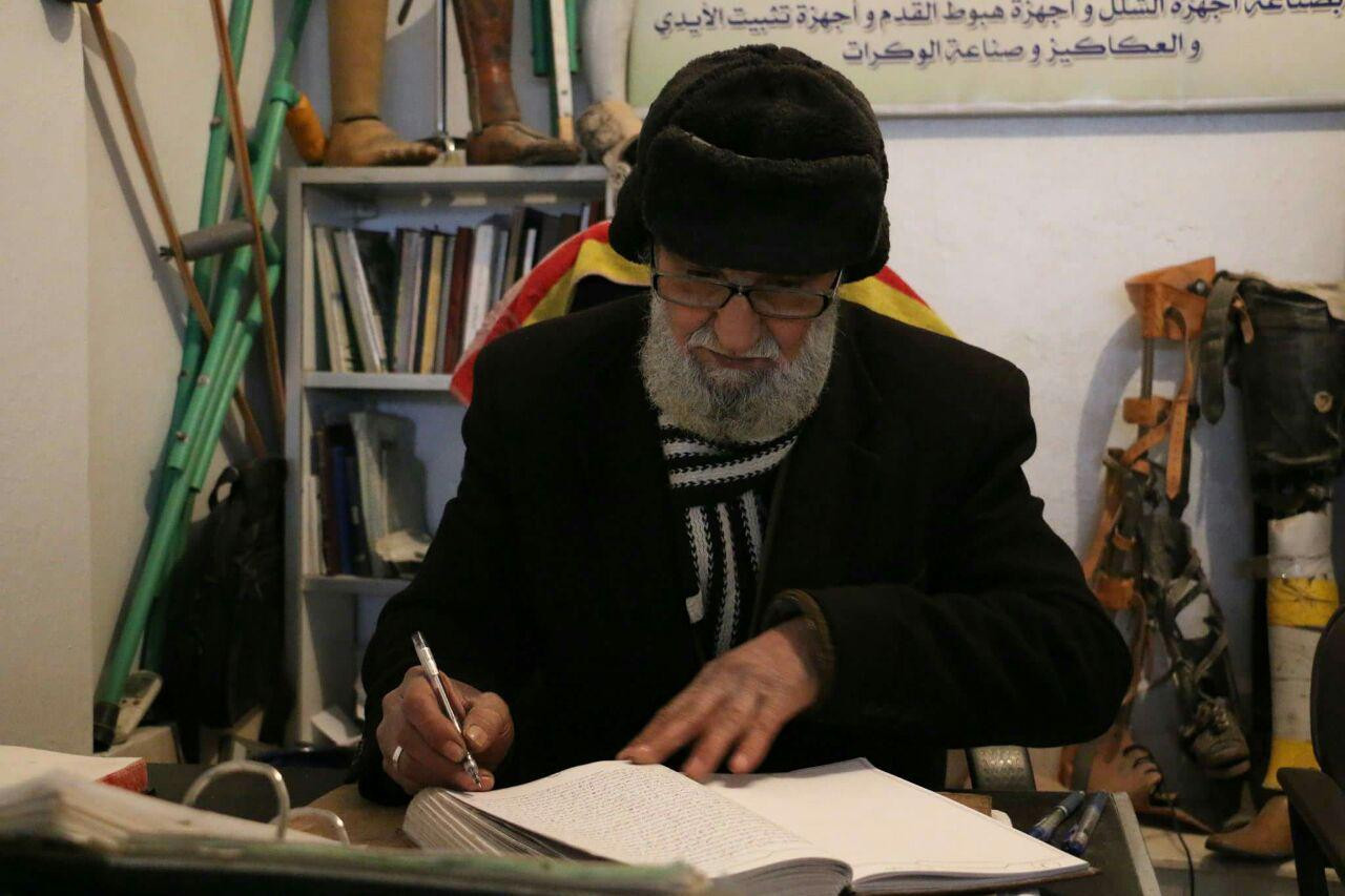 "أطراف صناعية" من مخلفات القصف...