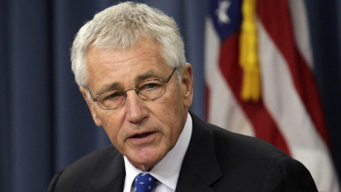 وزير دفاع أمريكي سابق يسخر من...