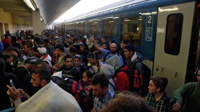 إحصائية تكشف عدد اللاجئين السو...