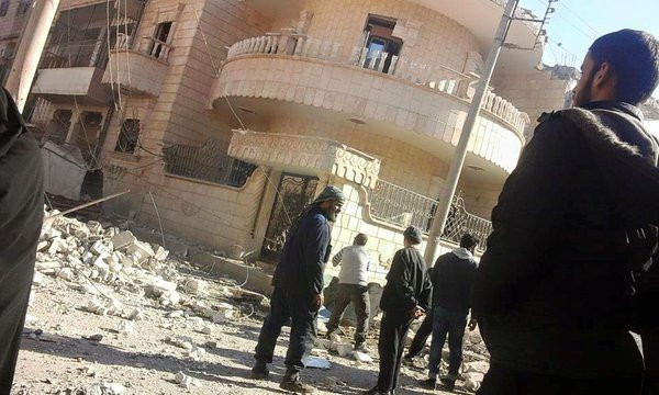 استشهاد سيدة وطفلة بقصف جوي عل...