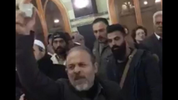 مسلحون محليون يحتجزون عناصر لل...