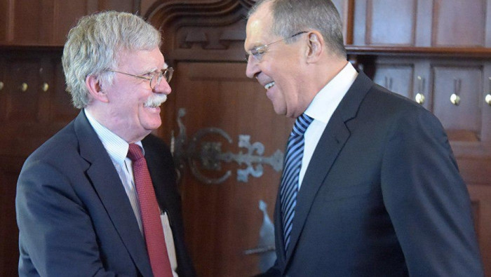 لافروف وبولتون يناقشان الملف ا...