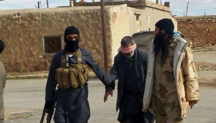 "الدولة" يعدم شابين ويباغت الن...