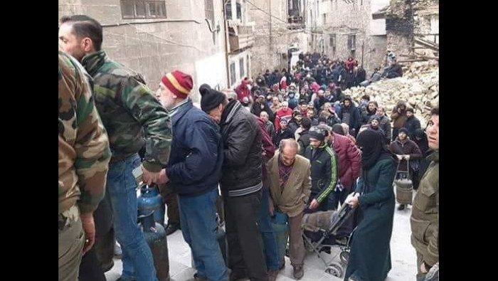 وفاة رجل خمسيني على طابور "الغ...