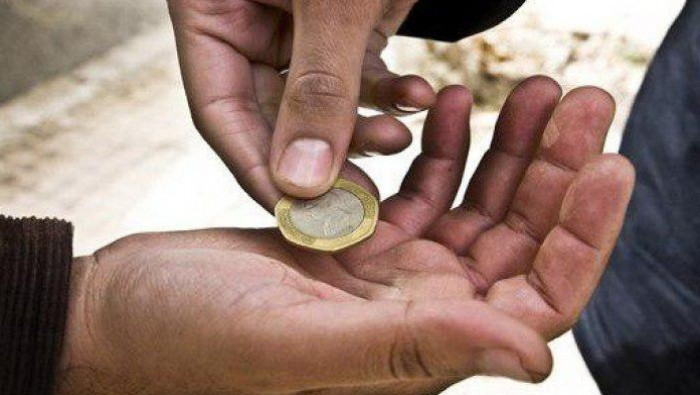 داخلية النظام تحارب المتسولين....