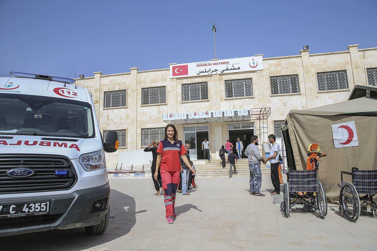 بالفيديو والصور.. مسعفة تركية...