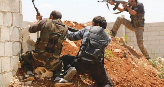 الثوار يستعيدون السيطرة على قر...