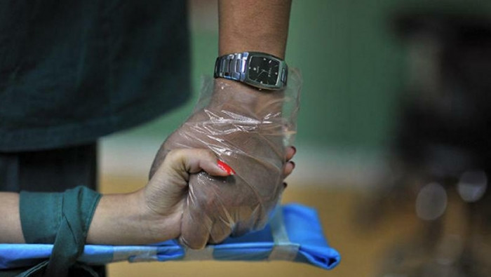 أطباء يعيدون الحركة لأطراف ريا...