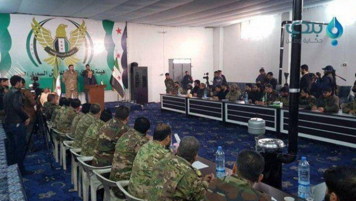 قادة فصائل المعارضة يبحثون ترت...