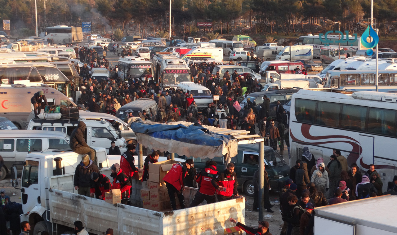 استمرار إجلاء المدنيين من حلب