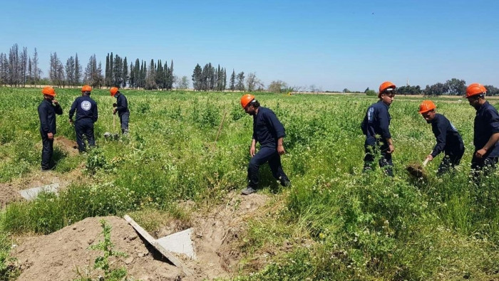 انتشال جثث جديدة من مقبرة معسك...