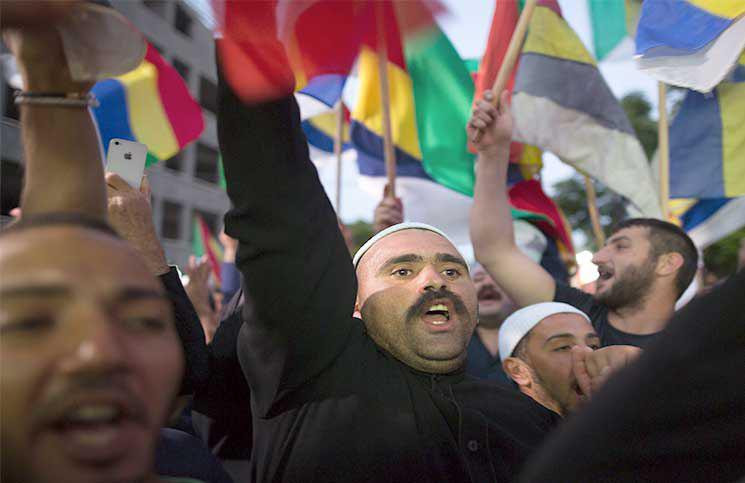 في عيد الجلاء.. السويداء تتظاه...