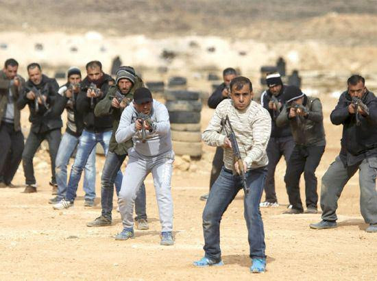 الأسد يحفز الموالين للبقاء "كض...