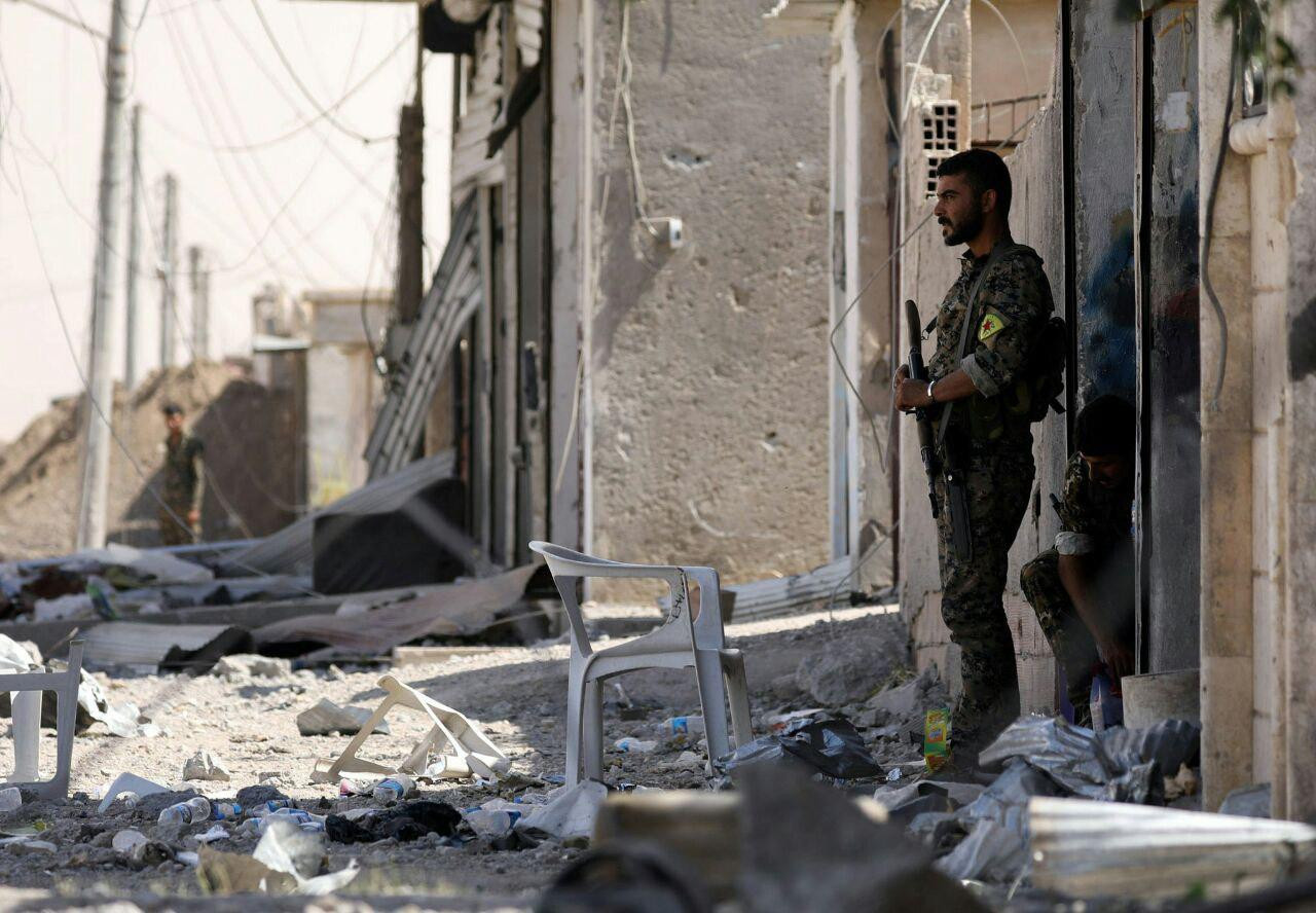 "قسد" تنفي تعرض مواقعها لغارات...