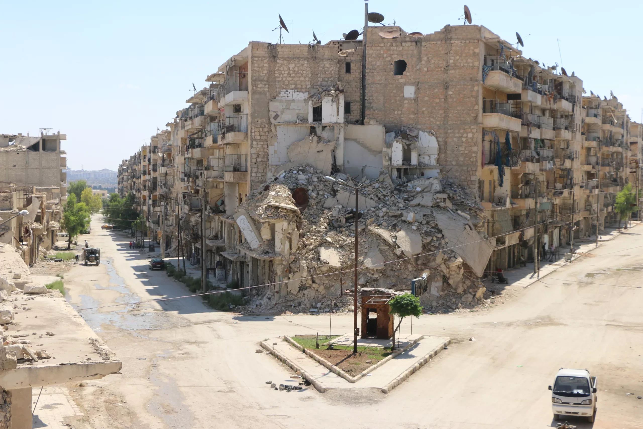 اتهامات متبادلة بين "قسد" والح...