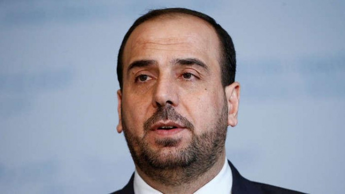 رئيس هيئة التفاوض يحذر من إفسا...