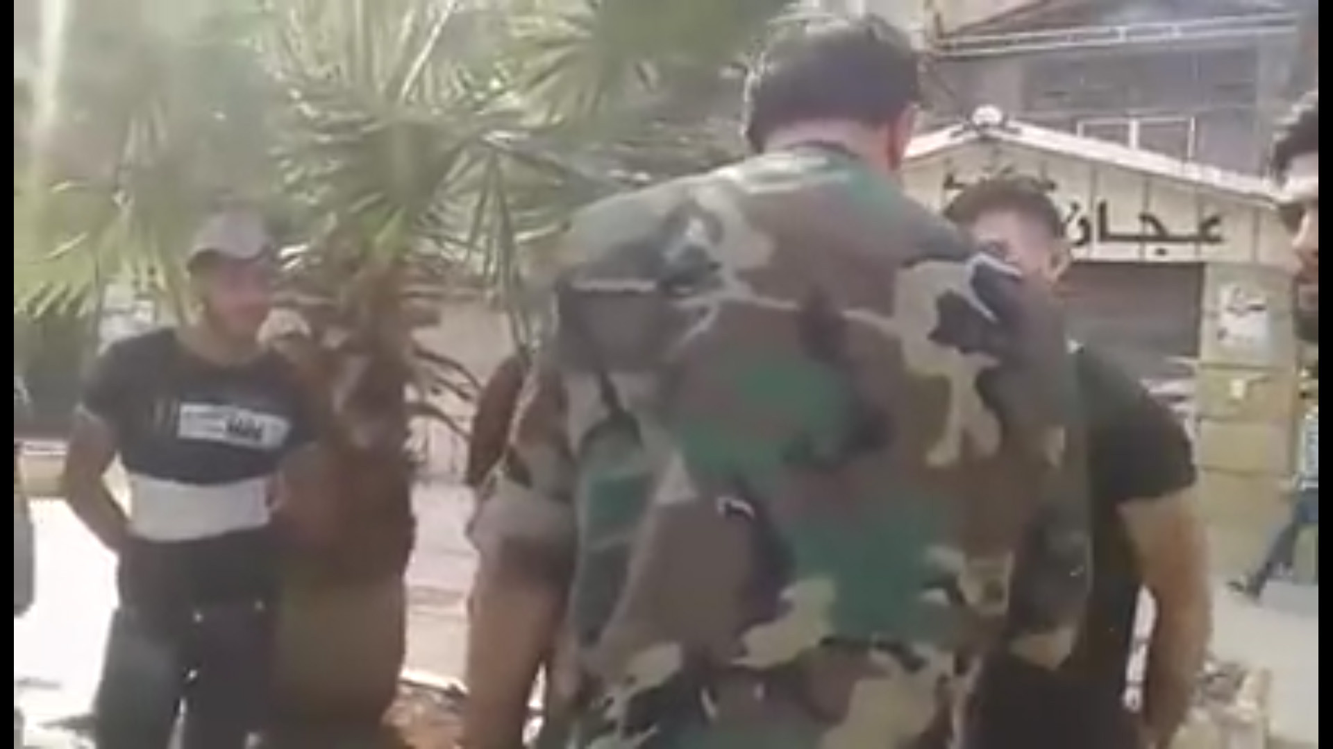 ممثل الأسد بحلب يستجدي الطلاب...