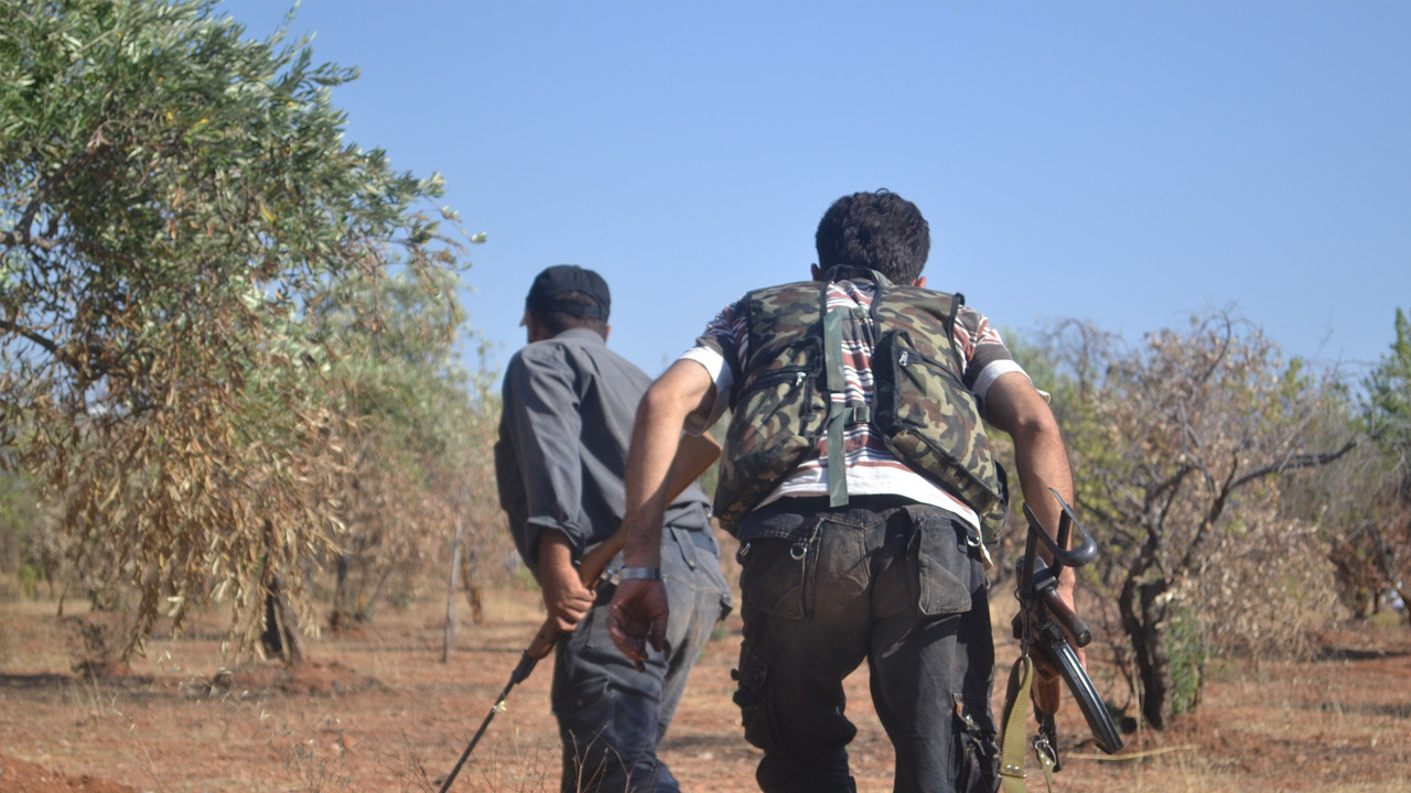 الثوار يهاجمون نقاط تمركز النظ...