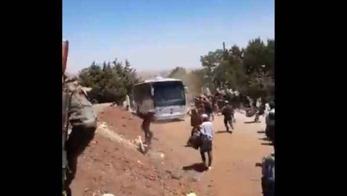 "حافلة تهجير" تقتل مدنياً في ا...