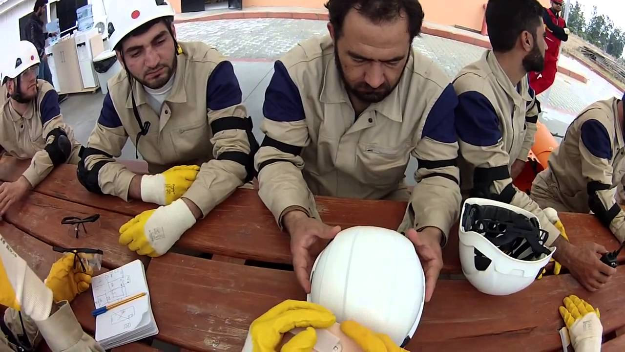 الطيران الروسي يستهدف مركز الد...