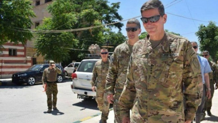 وفد من التحالف الدولي يقوم بجو...