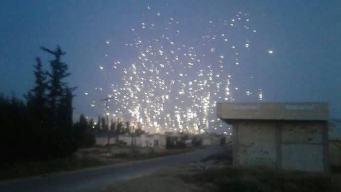 النظام يستهدف "اللطامنة" بألف...