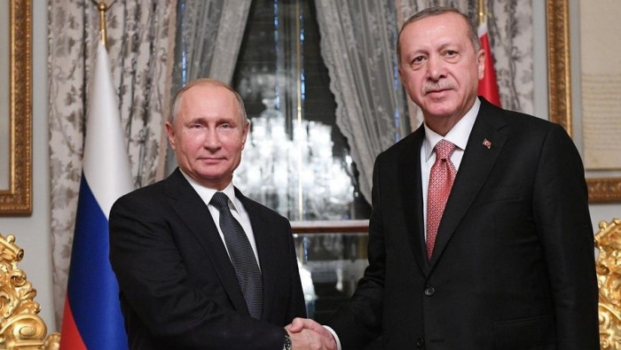 أردوغان وبوتين يشيدان بالتعاون...