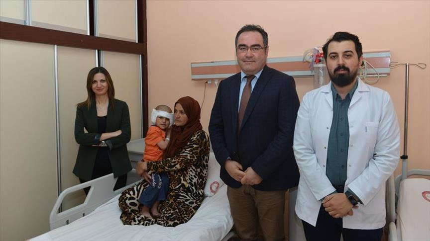 في عملية نادرة.. طفل سوري يستع...