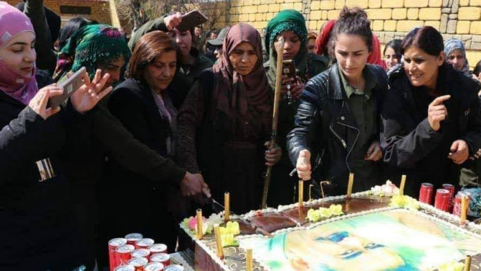 "ب ي د" يجبر الموظفين على الاح...