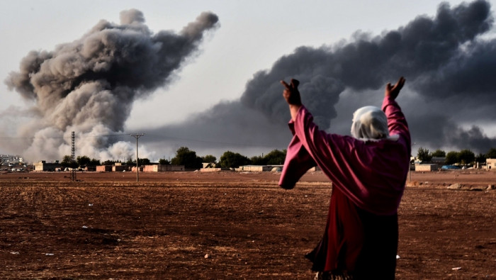 أكثر من 30 شهيداً بقصف للتحالف...