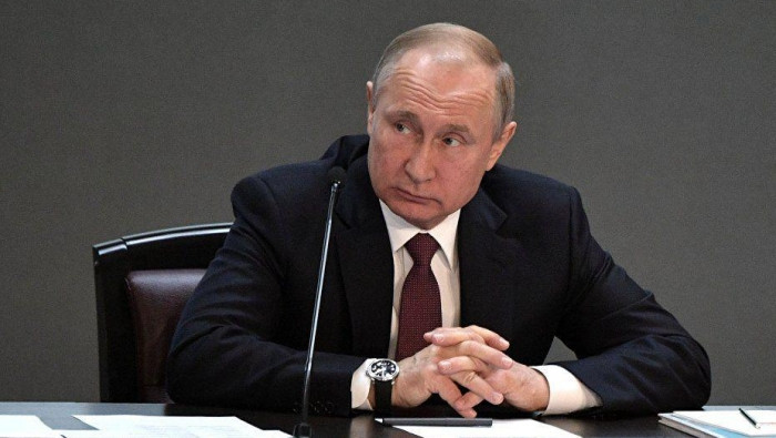 بوتين يبحث الأوضاع في الركبان