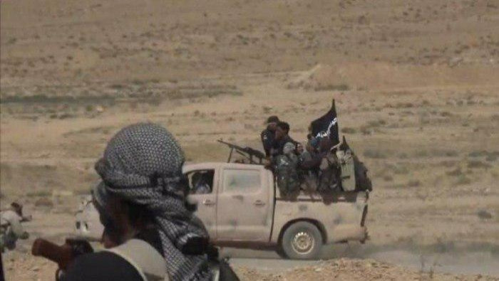 "داعش" يقتل 15 عنصراً للنظام ق...