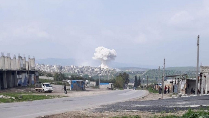 جرحى مدنيون بقصف بالصواريخ الب...