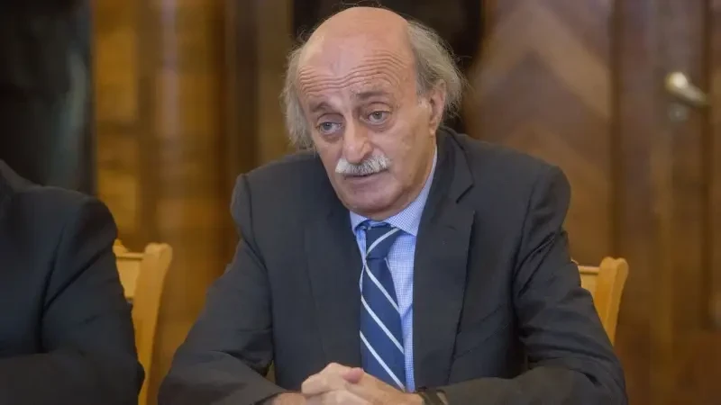 "وليد جنبلاط" يدعو للتحقيق في...