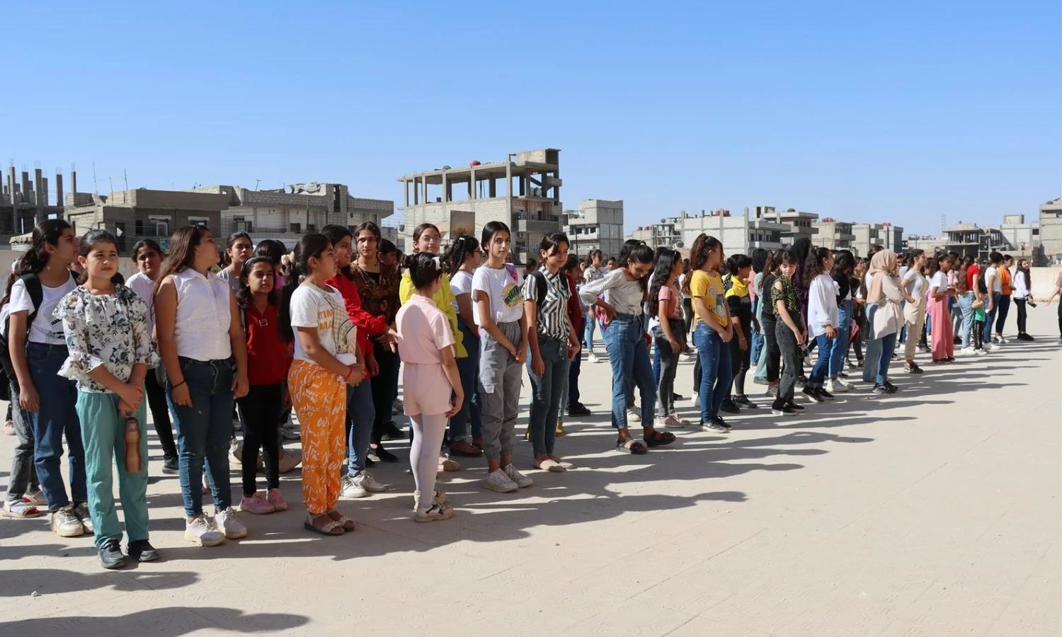 الإدارة الذاتية تغلق المدارس ا...