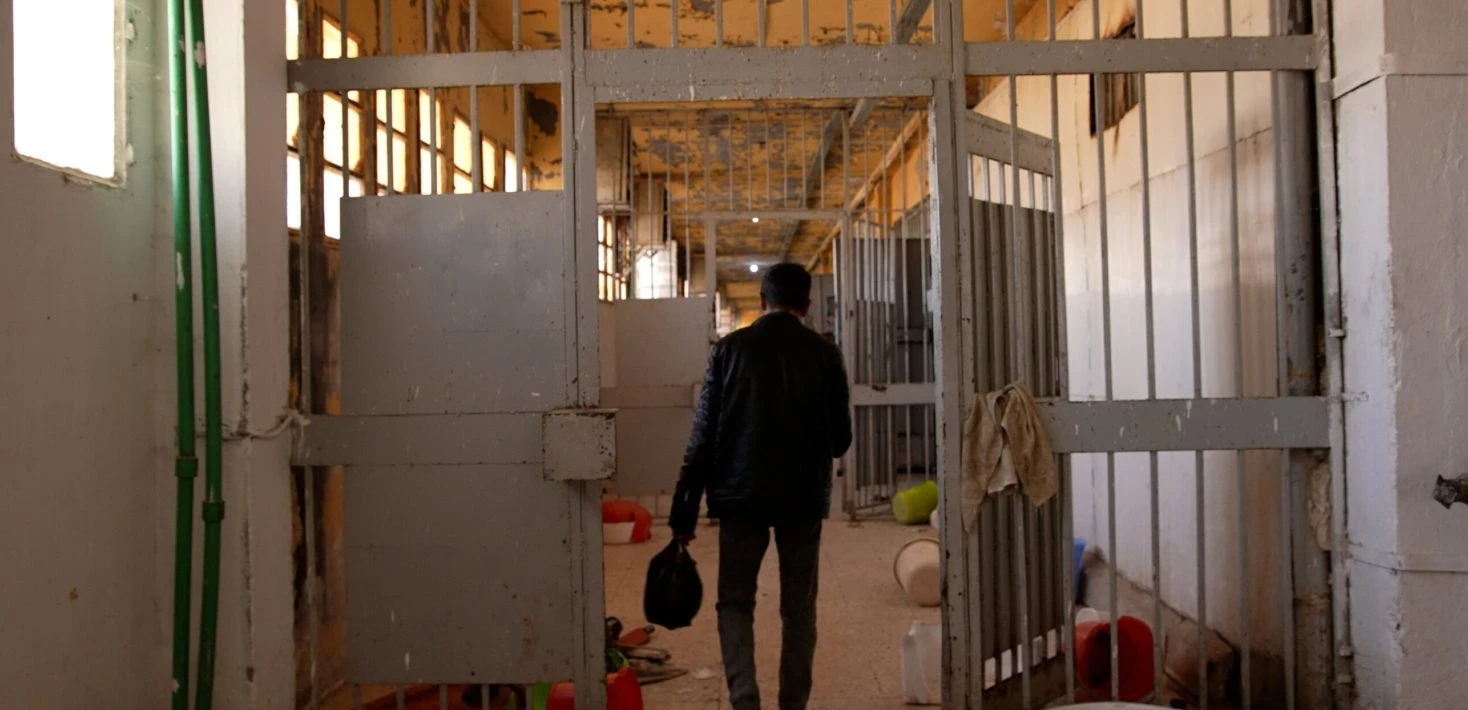 العفو الدولية: الناجون من سجون...