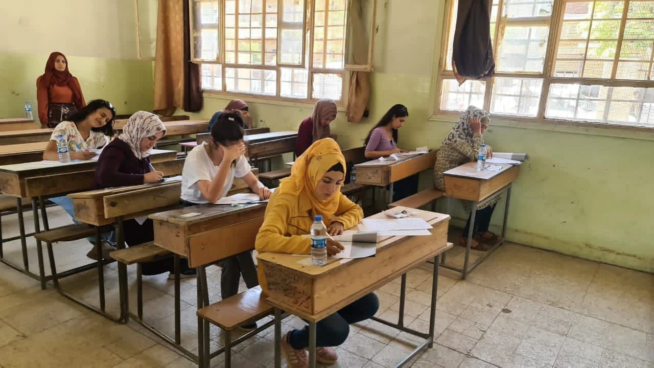 "التربية السورية" تحدد آلية تس...