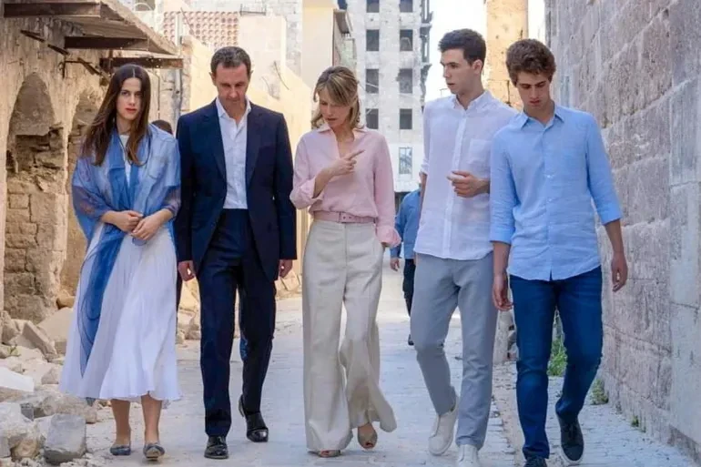 نيويورك تايمز تكشف رفاهية الأس...