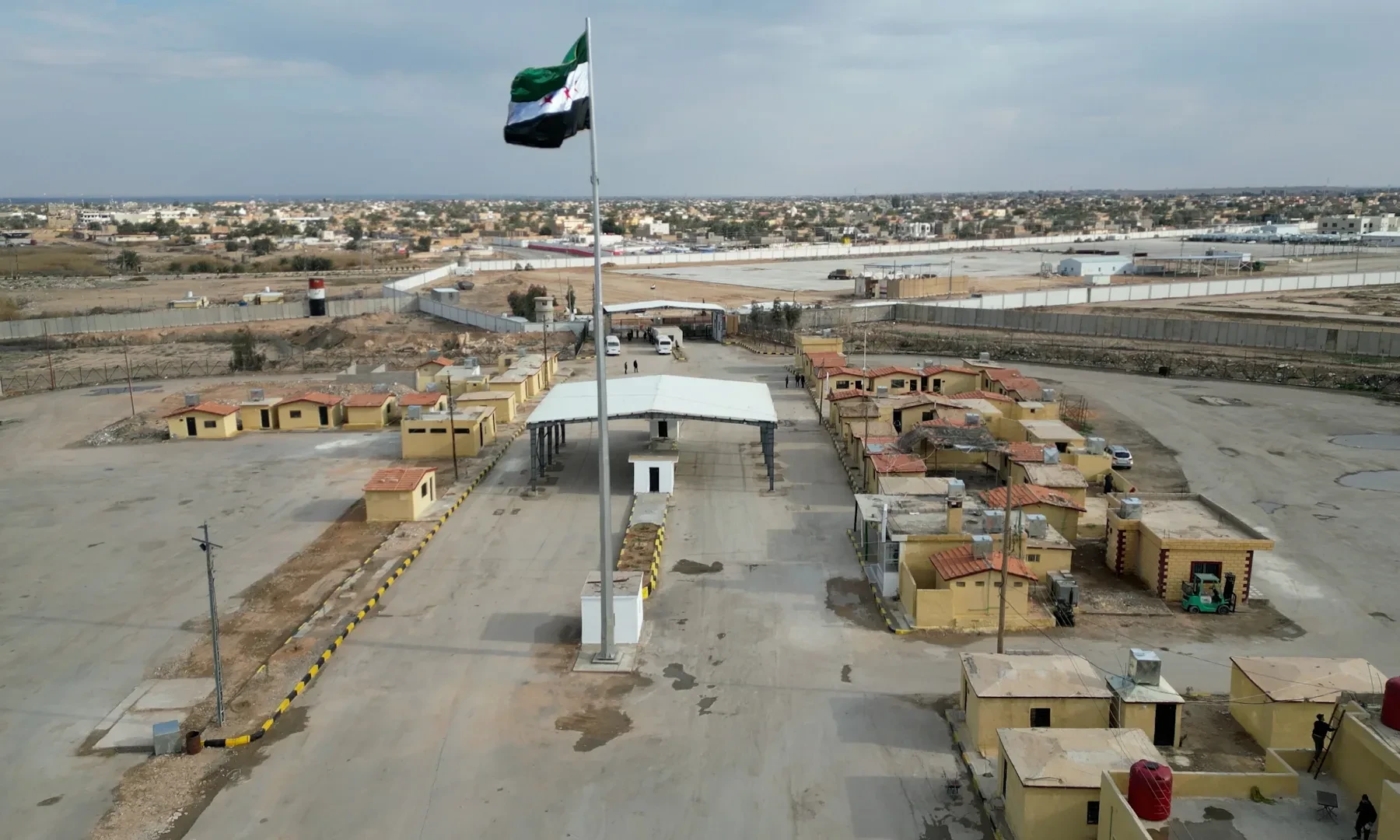 توتر عند معبر البوكمال بسبب حك...