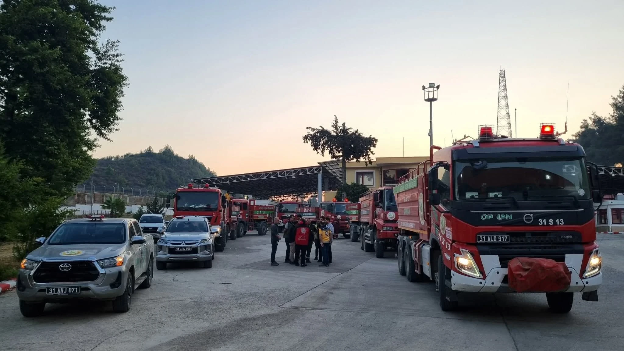 حرائق اللاذقية تستمر لليوم الث...