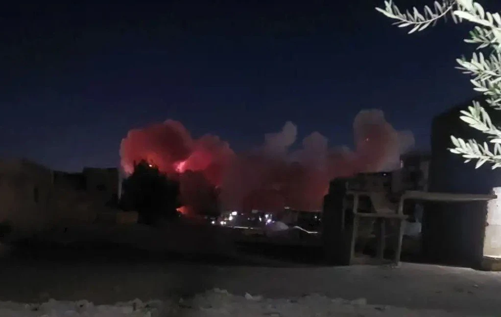 جرحى مدنيون جراء انفجارين عنيف...