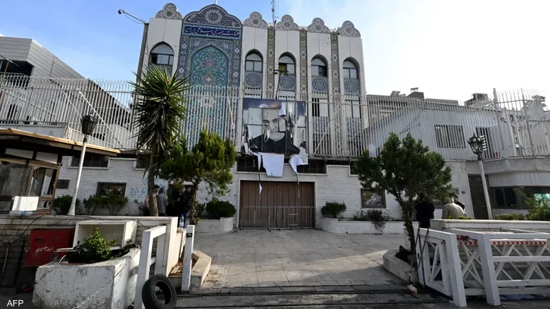 اتهام صحفي بالعمالة وتهديده بـ...