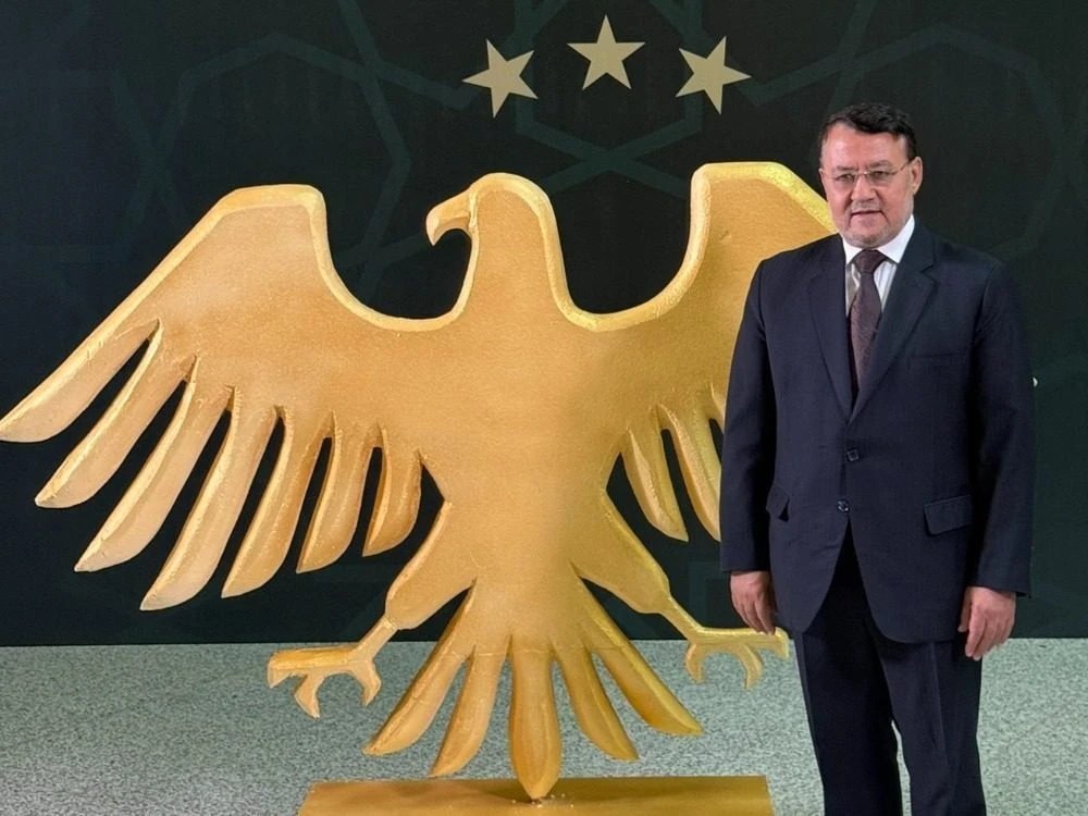 مستشار الرئاسة السورية أحمد زي...