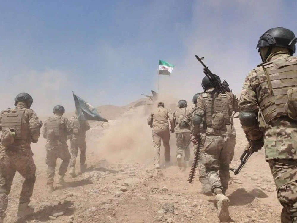 سوريا تدين استهداف جيشها بهجوم...