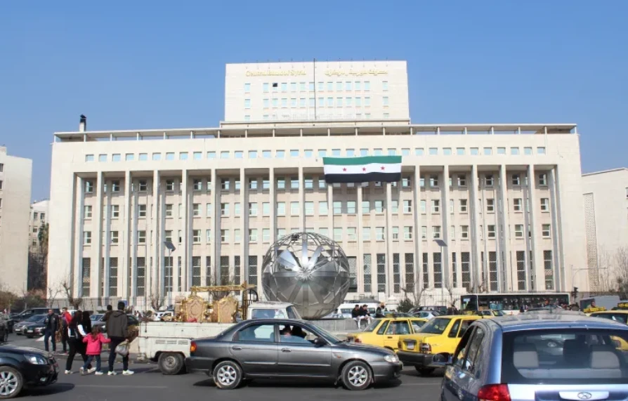 "المركزي" يحث المواطنين على ال...