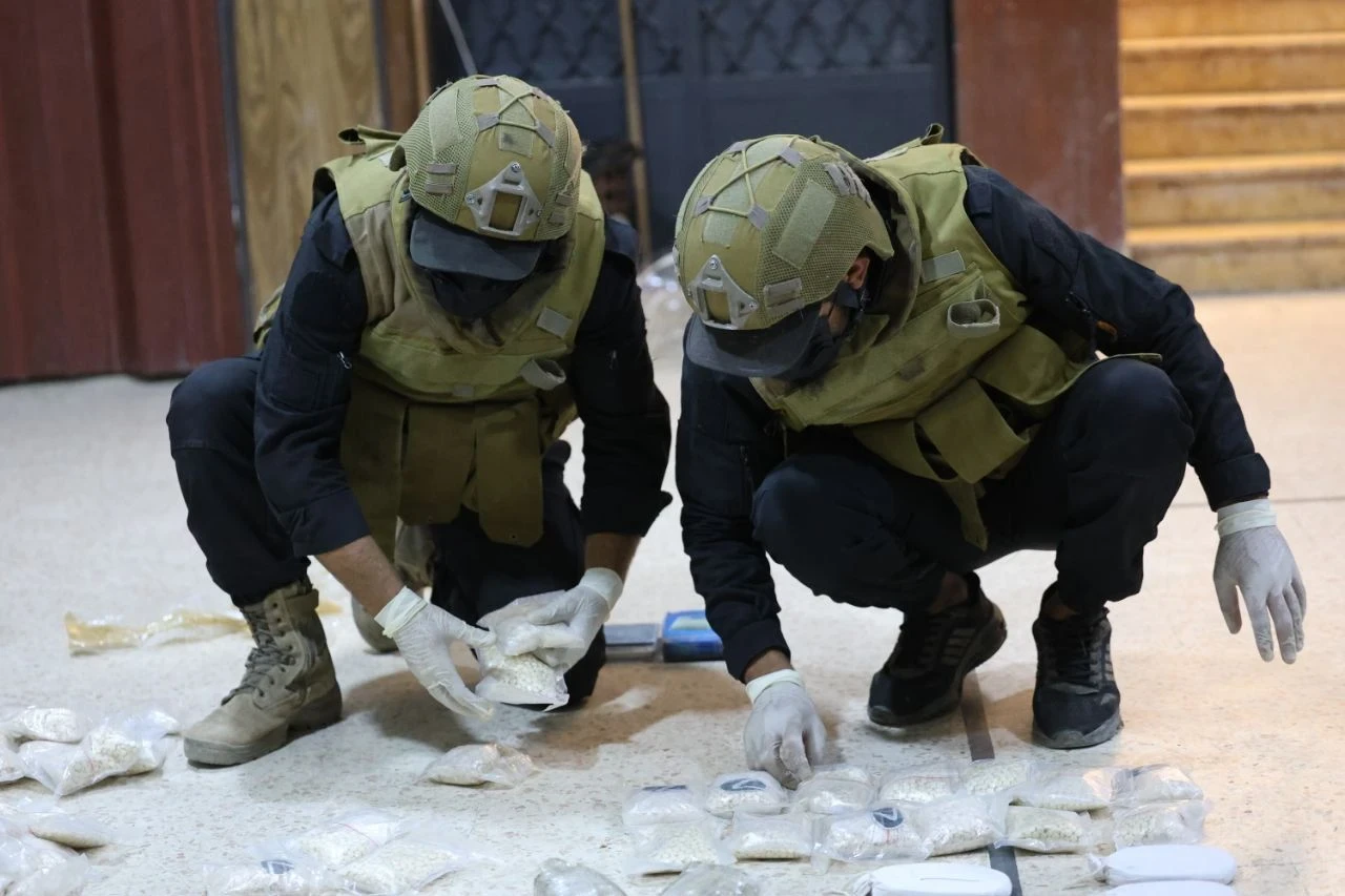 القبض على متورطين وضبط كميات ك...