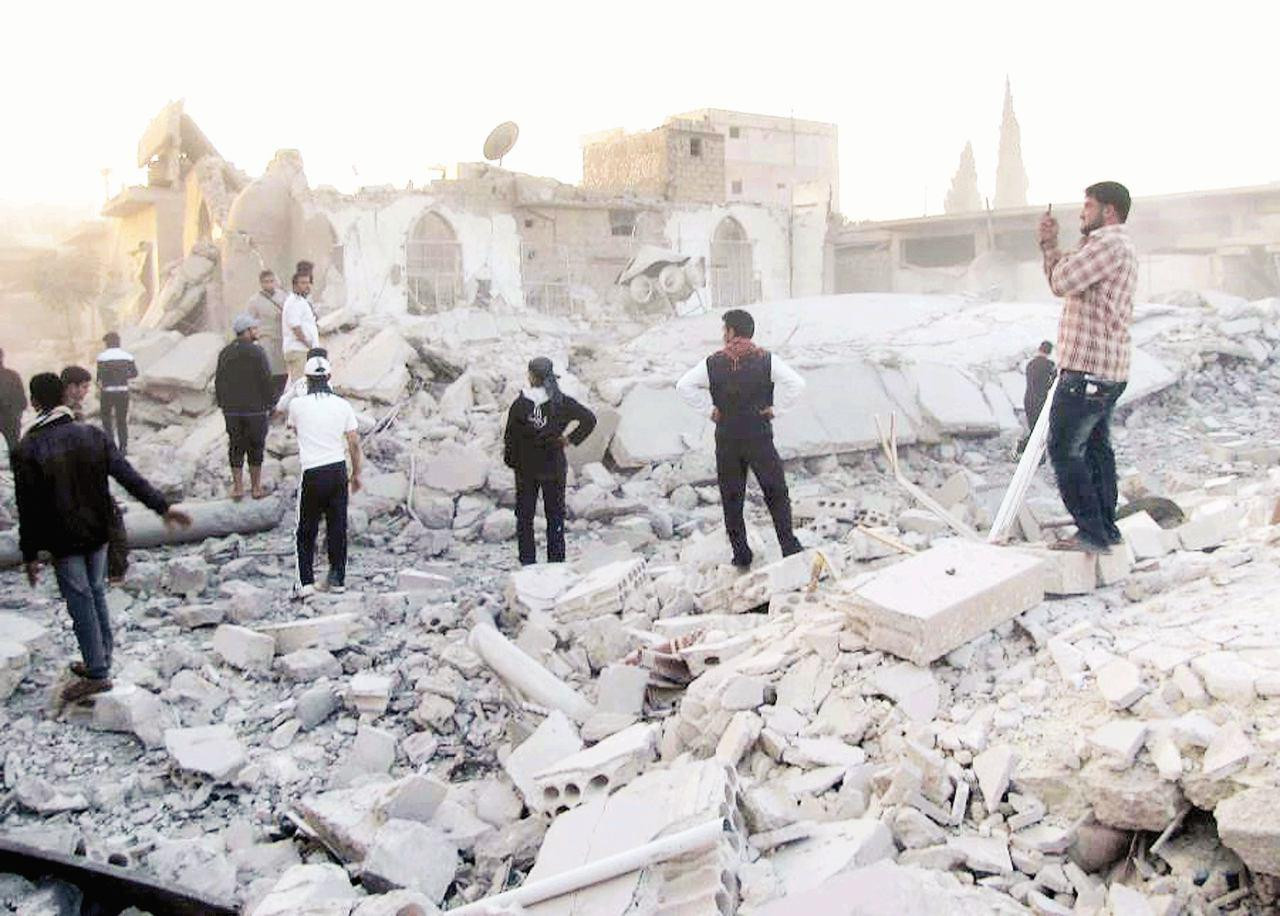 قصف جوي ومدفعي على ريف إدلب