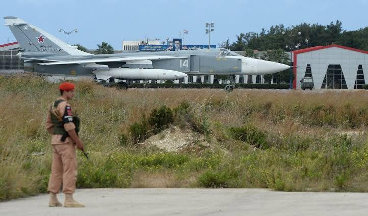 استهداف قاعدة حميميم الروسية ب...